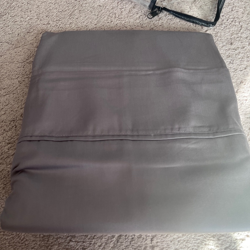 GRAYSON COLLECTION Elegant Gray 950 thread count flat sheet size cal king